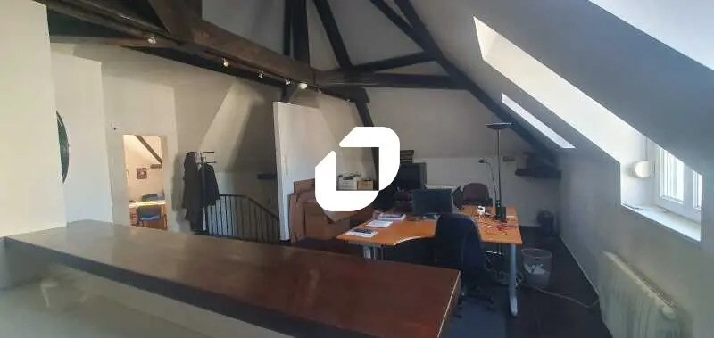 Office in Poissy for lease - Interior Photo - Image 2 of 8