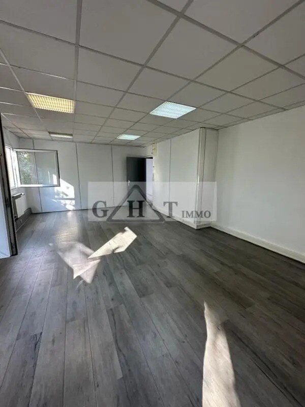 Office in Bonneuil-sur-Marne for lease Building Photo- Image 1 of 6