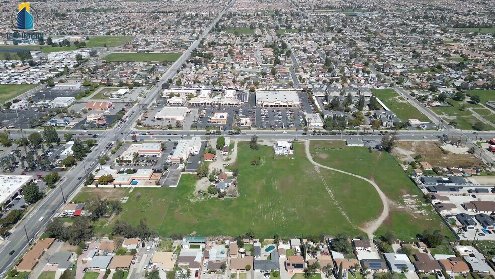 16203 Foothill Blvd, Fontana, CA à vendre - Vidéo sur l’inscription commerciale - Image 2 de 11