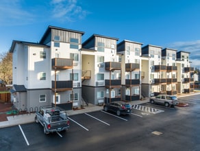 3910-3940 Cherry Ave NE, Keizer, OR for lease Building Photo- Image 1 of 5