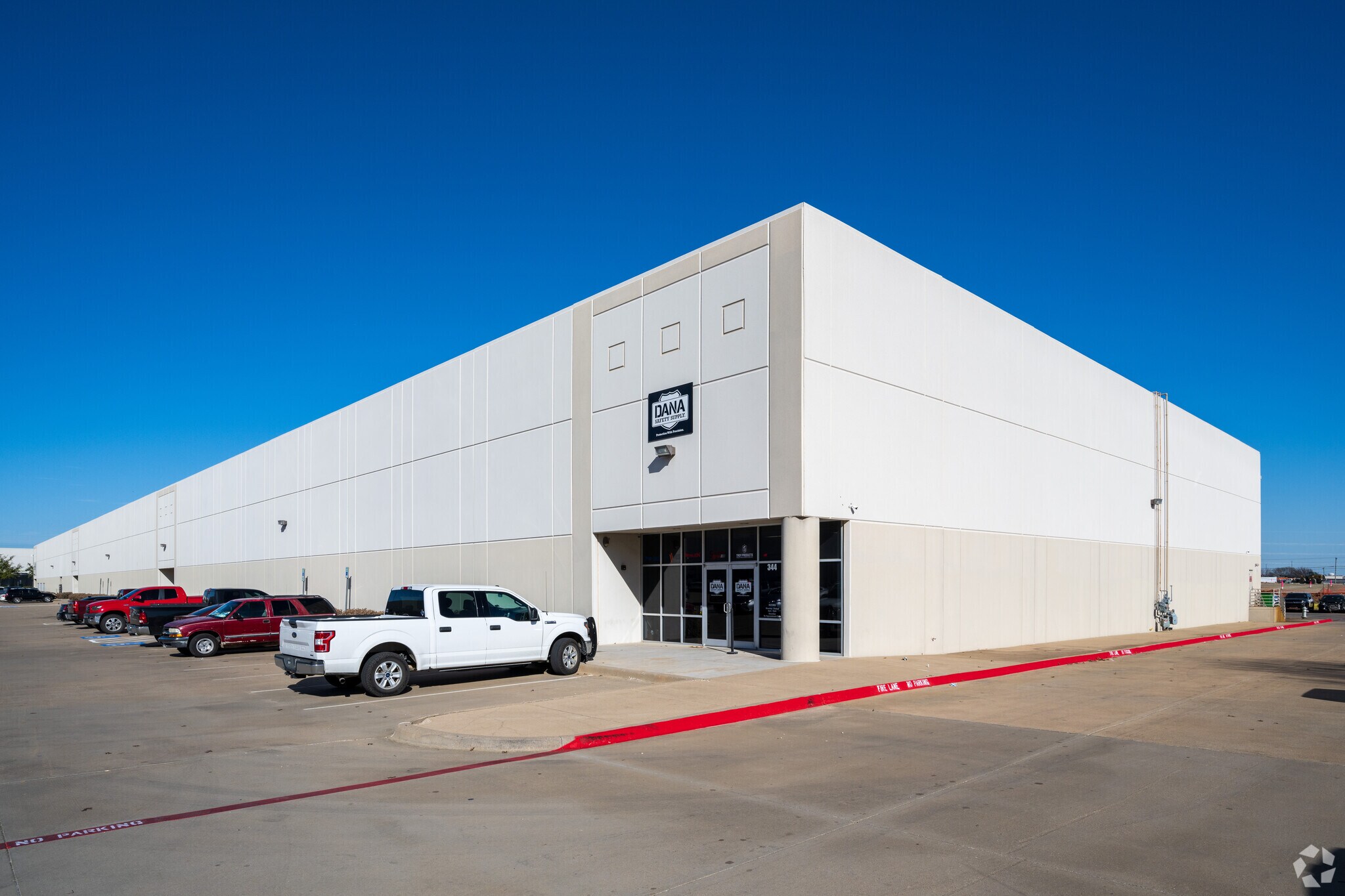 800 Railhead Rd, Fort Worth, TX for lease Primary Photo- Image 1 of 13