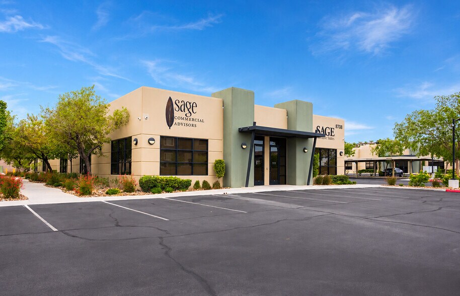 8708 Spanish Ridge Ave, Las Vegas, NV à vendre - Photo du bâtiment - Image 2 de 24