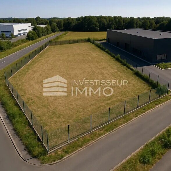 Land in Le Châtelet-en-Brie for sale - Aerial - Image 2 of 3