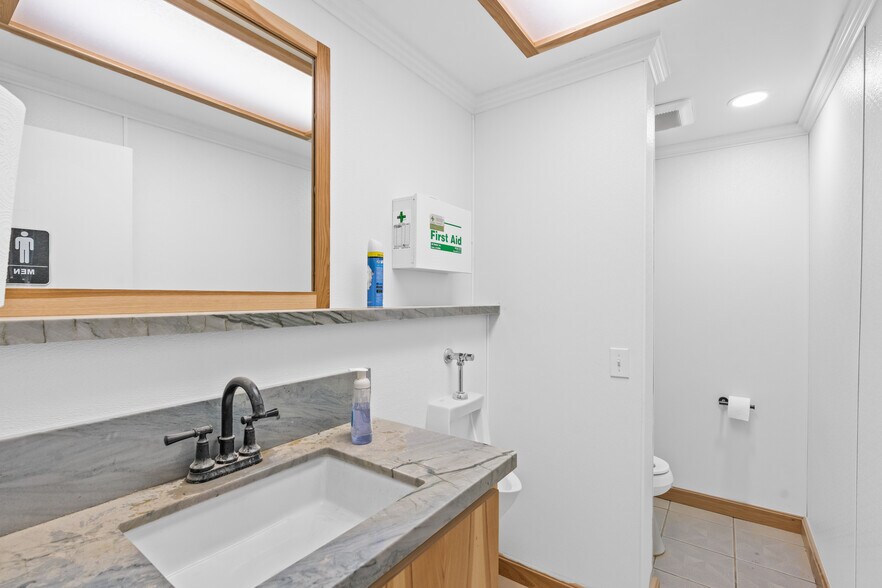 224 N Smith St, Santa Maria, CA à vendre - Photo du bâtiment - Image 3 de 25