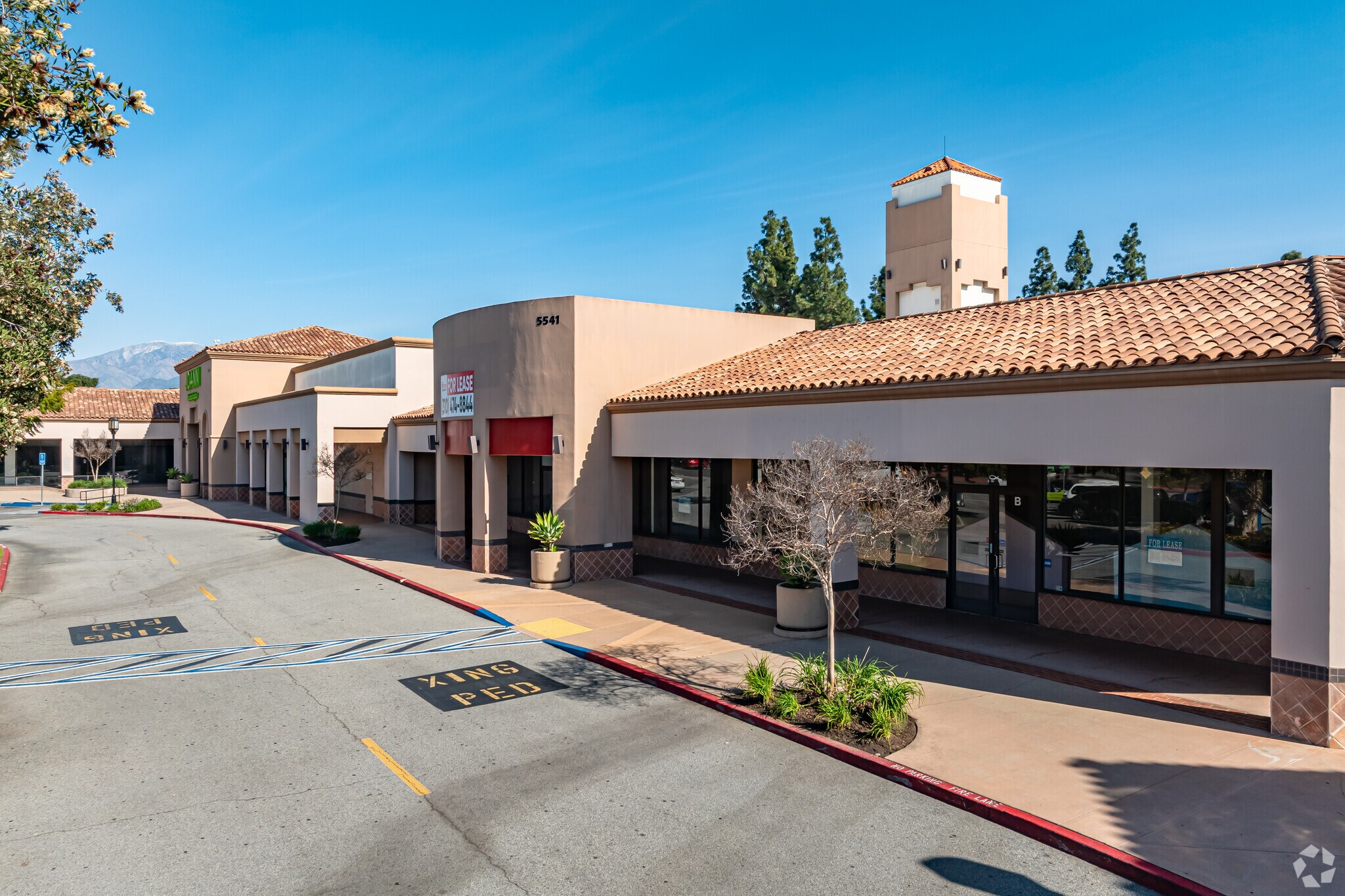 5533-5549 Philadelphia St, Chino, CA à louer Photo principale- Image 1 de 6