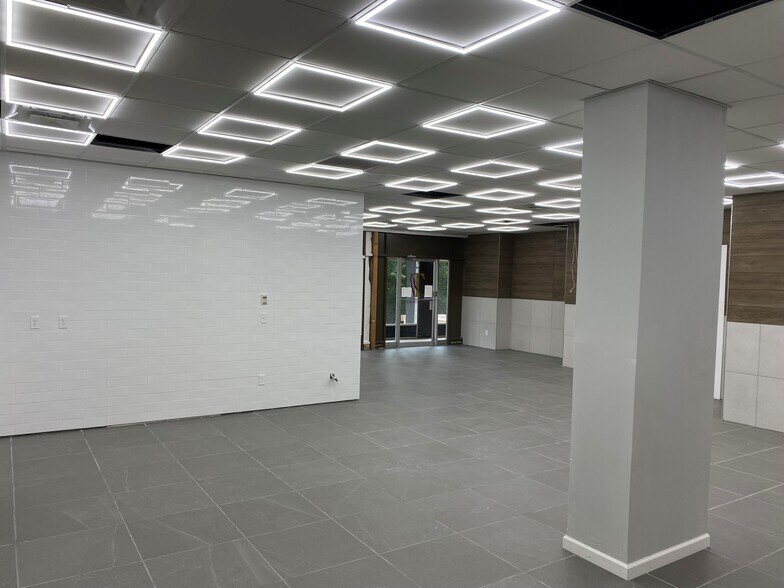 101 Three Rivers N, Fort Wayne, IN à louer - Photo intérieure - Image 3 de 40