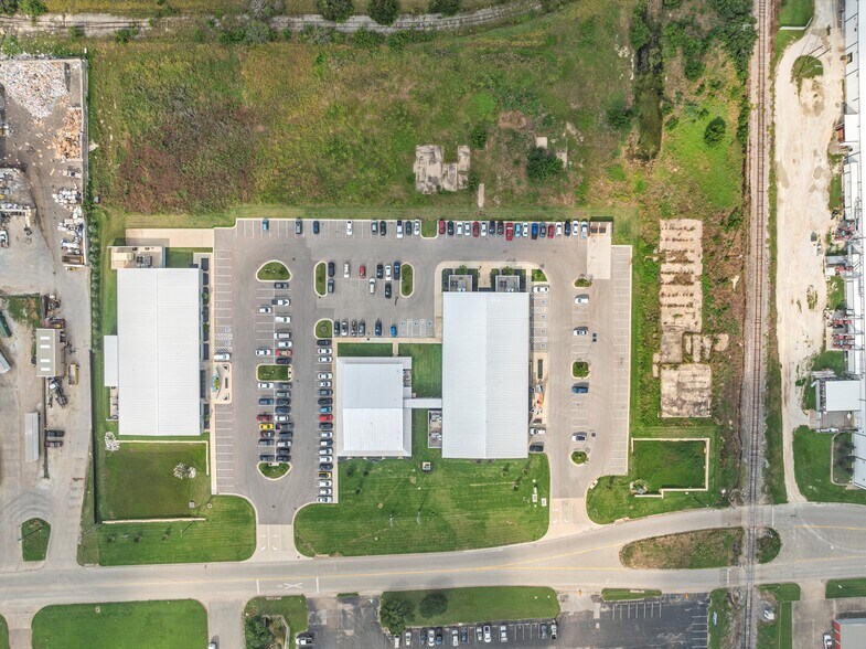 601 Texas Central Pky, Woodway, TX à vendre - Photo du bâtiment - Image 2 de 7