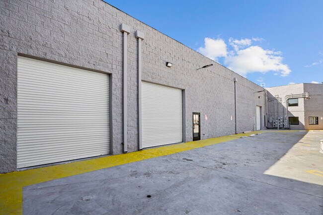 More details for 10926 Randall St, Sun Valley, CA - Industrial for Lease