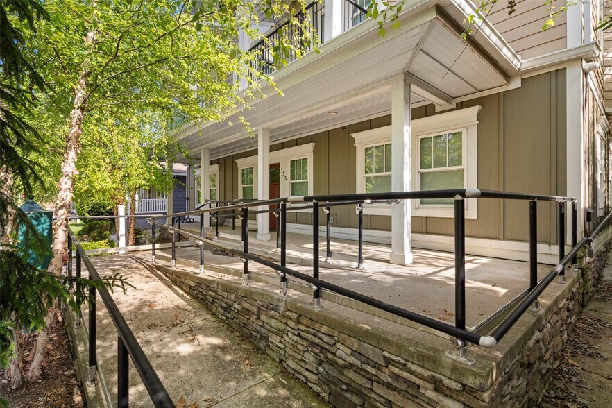 135 Broad St, Asheville, NC à vendre - Photo du bâtiment - Image 2 de 27