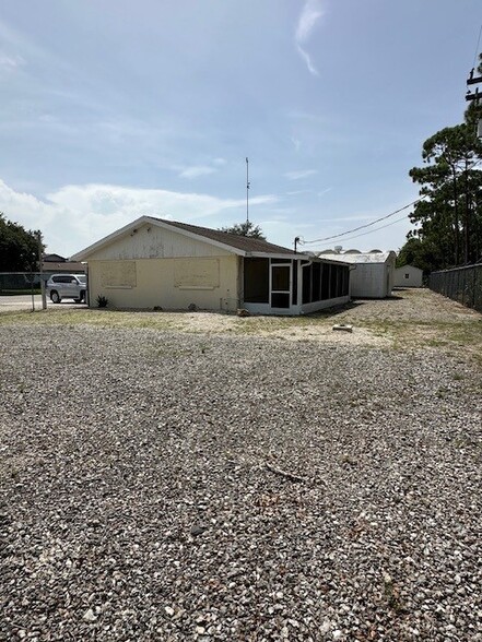 26095 Imperial Harbor Blvd, Bonita Springs, FL à vendre - Photo du bâtiment - Image 3 de 14