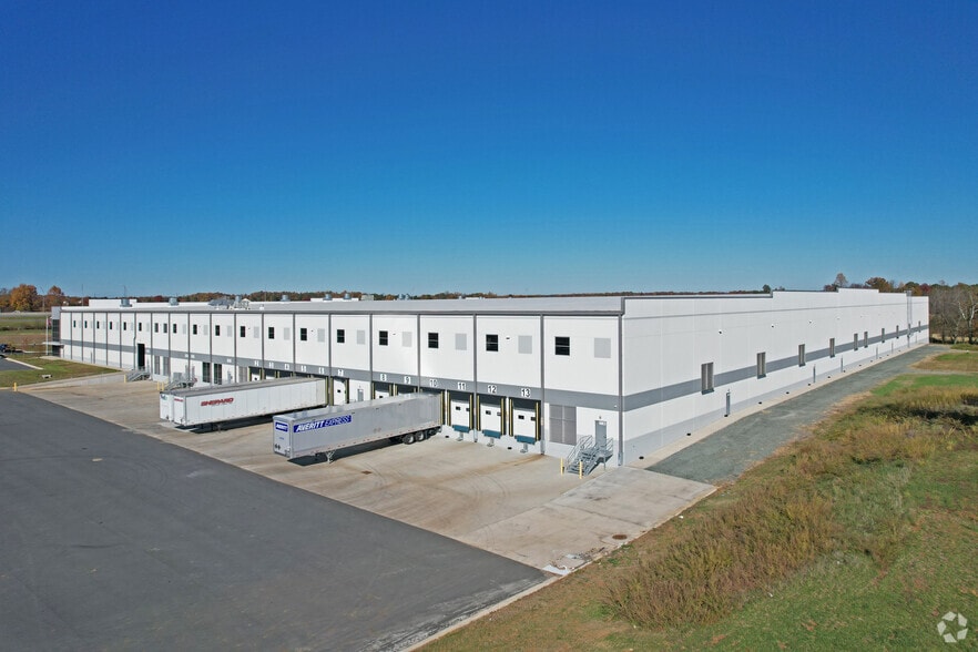 3031 Hendren Rd, Whitsett, NC for lease - Building Photo - Image 3 of 9