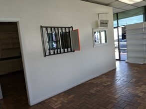 3926 Avenue H, Rosenberg, TX for lease Interior Photo- Image 2 of 5