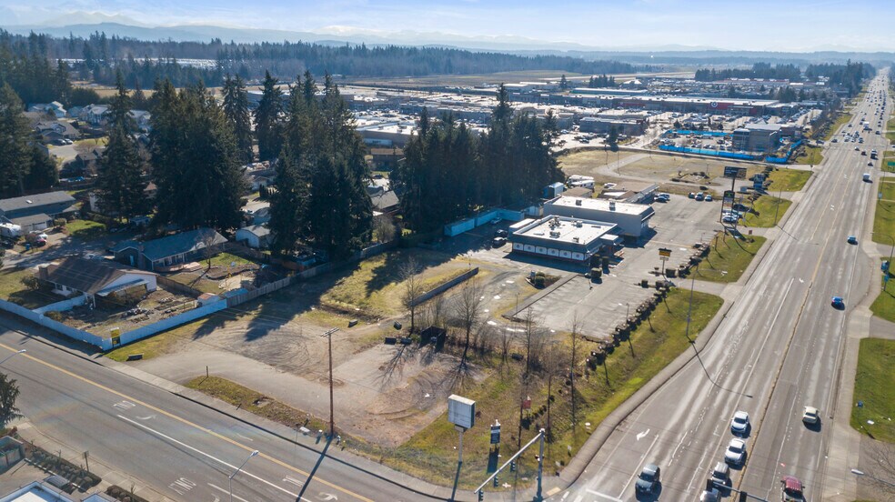 15305 Meridian E, Puyallup, WA à louer - Photo du bâtiment - Image 2 de 7