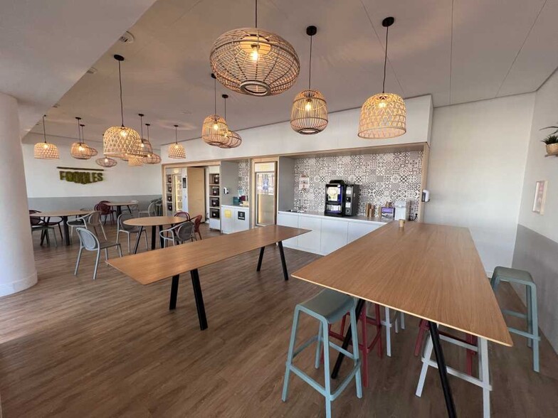 Flex in Ivry-sur-Seine for lease - Building Photo - Image 3 of 12