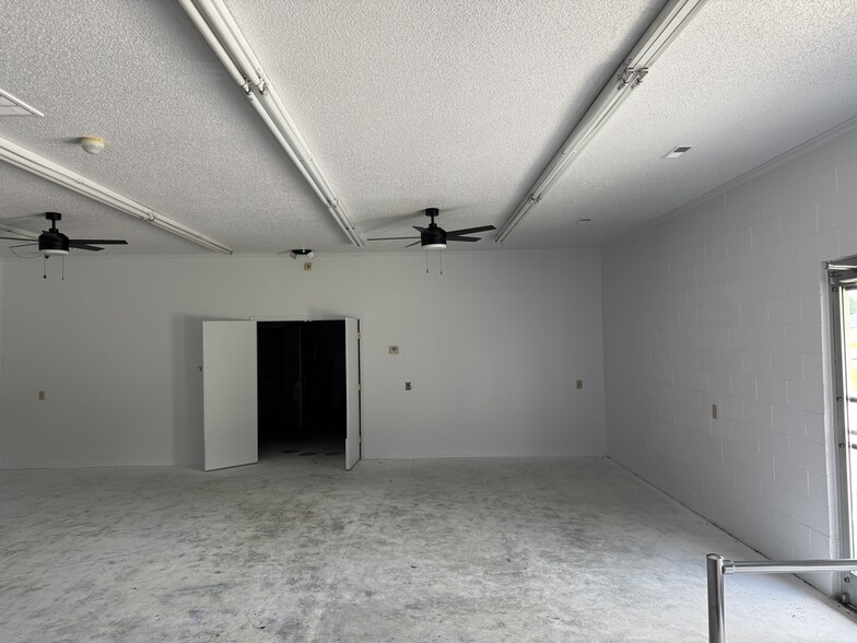 5211 Andrew Jackson Hwy E, Leland, NC for sale - Building Photo - Image 3 of 8