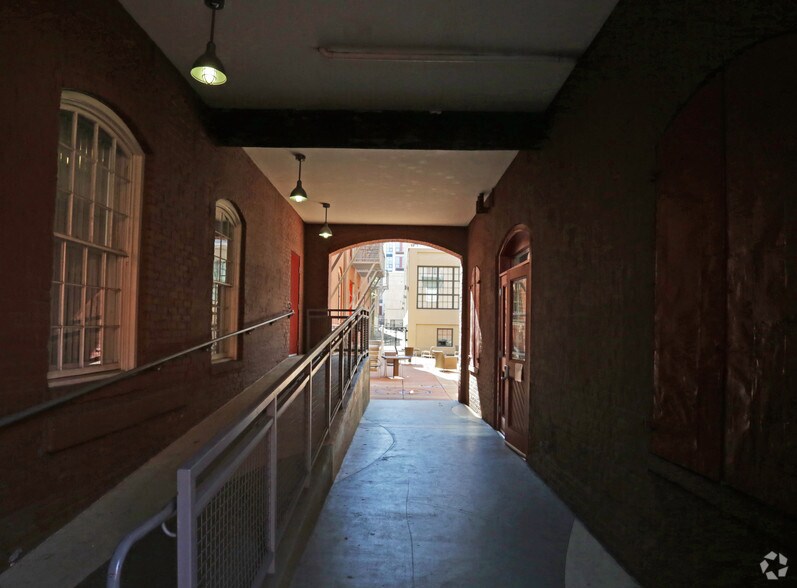 2101 E Main St, Richmond, VA à vendre - Photo du bâtiment - Image 3 de 10