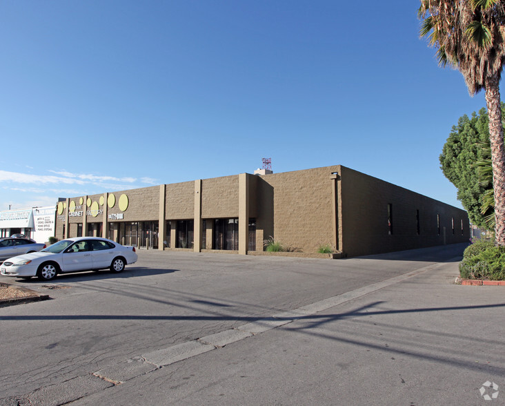 8381-8385 Canoga Ave, Canoga Park, CA for sale - Building Photo - Image 1 of 1