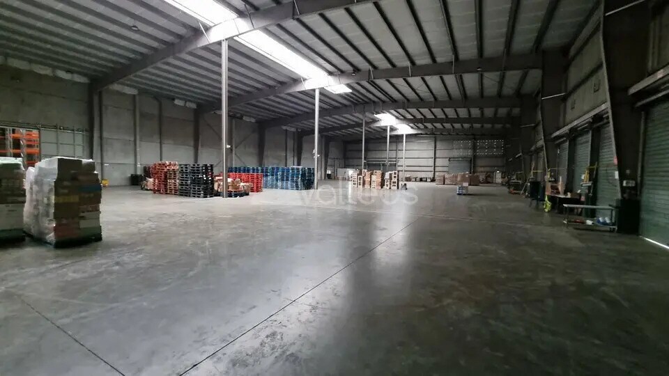 Flex in Bruguières for lease Interior Photo- Image 1 of 5