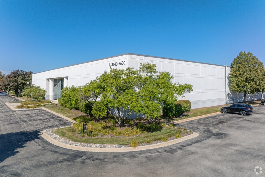 3540-3630 Amhurst Pky, Waukegan, IL for lease - Building Photo - Image 1 of 24