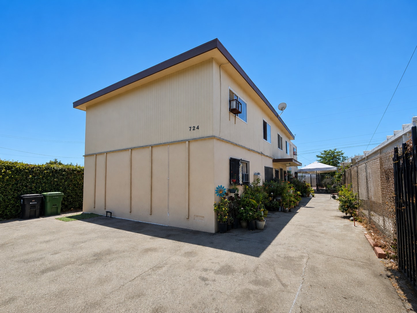 724 E 32nd St, Los Angeles, CA for sale Building Photo- Image 1 of 17