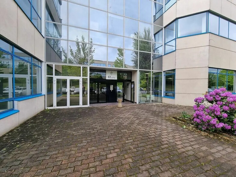 Flex in Les Ulis for lease - Building Photo - Image 3 of 6