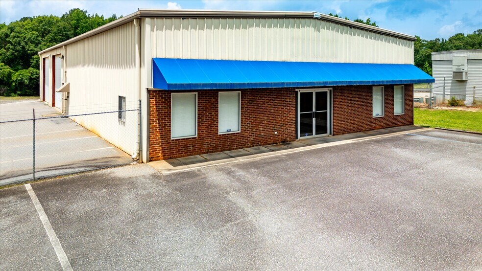 3361 Highway 29 N, Belton, SC à vendre - Photo du bâtiment - Image 3 de 33