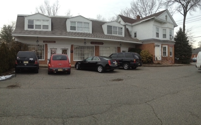 565 Newark Pompton Tpke, Pompton Plains, NJ for lease - Building Photo - Image 2 of 9