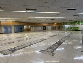 525 Penn Ave, West Reading, PA for lease Interior Photo- Image 1 of 5