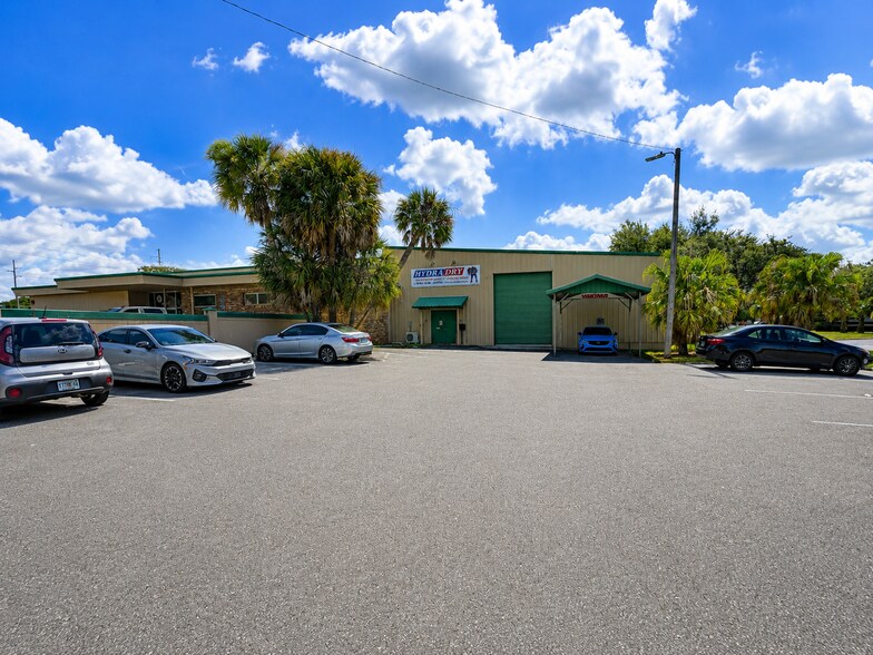 203 W 1st St, Apopka, FL à louer - Photo du bâtiment - Image 1 de 10