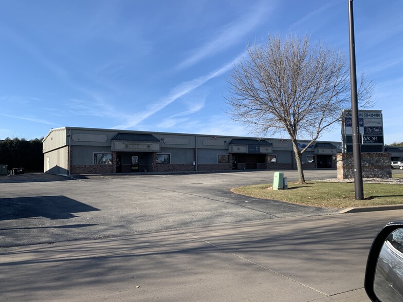 700 Schelfhout Ln, Kimberly, WI for lease - Building Photo - Image 2 of 3