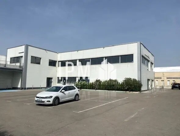 Commerce de détail dans Éguilles à louer - Photo du bâtiment - Image 2 de 6