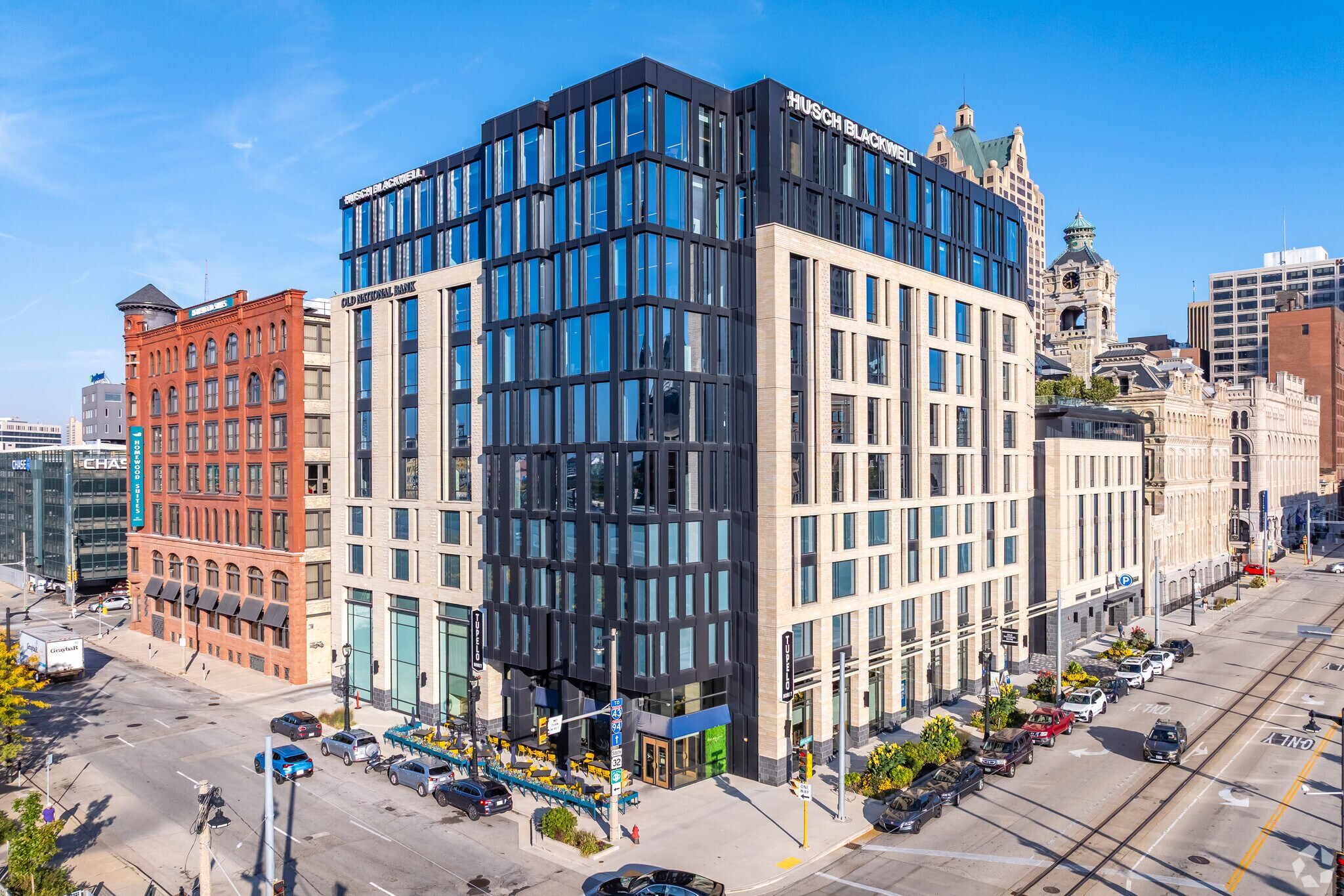 511 N Broadway, Milwaukee, WI à louer Photo du bâtiment- Image 1 de 25