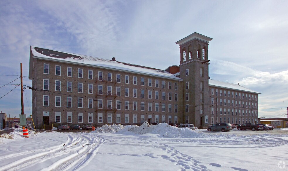 20-88 Front St, Fall River, MA à louer - Photo du bâtiment - Image 3 de 14