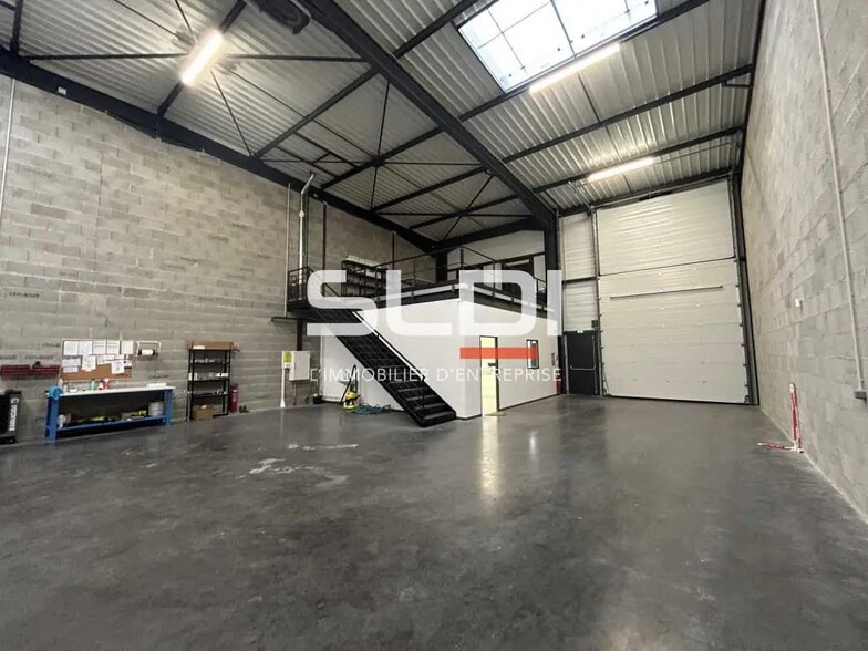 Office in Villefranche-sur-Saône for lease - Interior Photo - Image 2 of 8