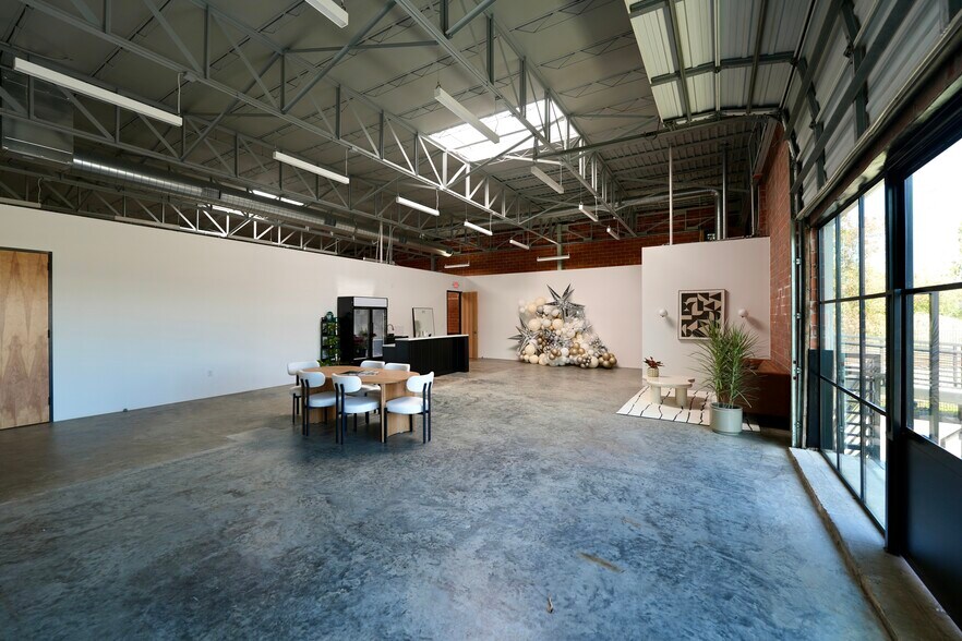 1110 Henderson St, Houston, TX à louer - Photo du bâtiment - Image 3 de 8