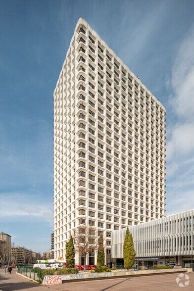 65 Avenue Jules Cantini, Marseille à louer - Photo du bâtiment - Image 2 de 6