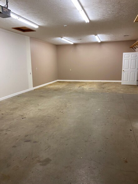 4291 Veterans Dr, Holt, MI for lease - Building Photo - Image 3 of 10