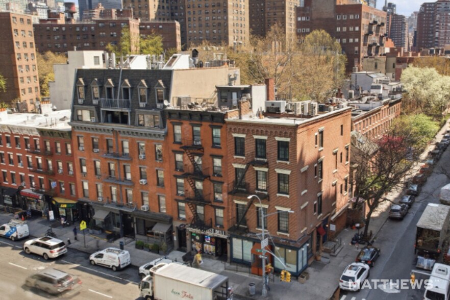 242 Tenth Ave, New York, NY à vendre - Photo du bâtiment - Image 1 de 4