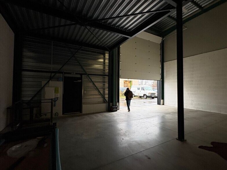 167 Rue De Guénas, Millery for lease - Interior Photo - Image 2 of 7