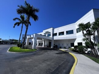 Plus de détails pour 730 Goodlette Rd N, Naples, FL - Bureau/Médical à louer