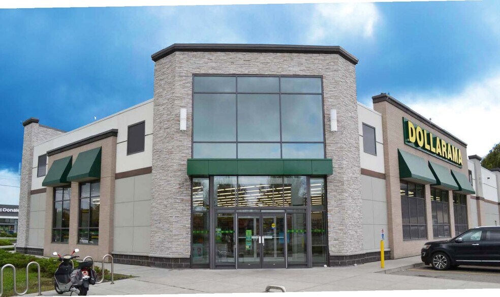 171 Hollywood Rd S, Kelowna, BC for sale - Primary Photo - Image 1 of 8