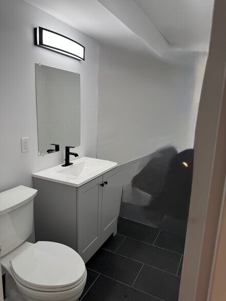 9 Mott Ave, Norwalk, CT à vendre - Photo du bâtiment - Image 3 de 12