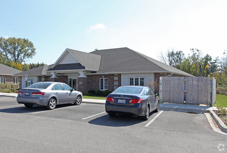 3321 Hobson Rd, Woodridge, IL for sale - Primary Photo - Image 1 of 2