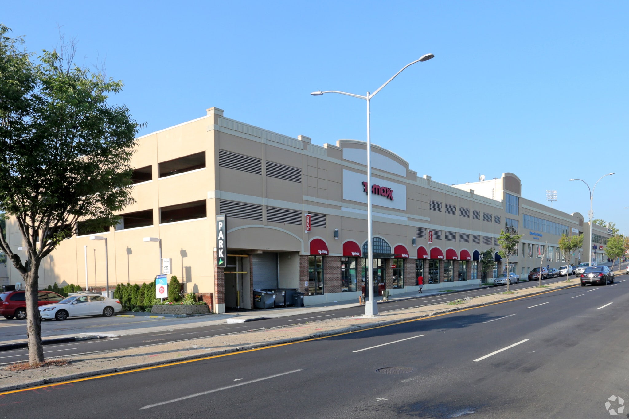 17660 Union Tpke, Fresh Meadows, NY for lease Building Photo- Image 1 of 2