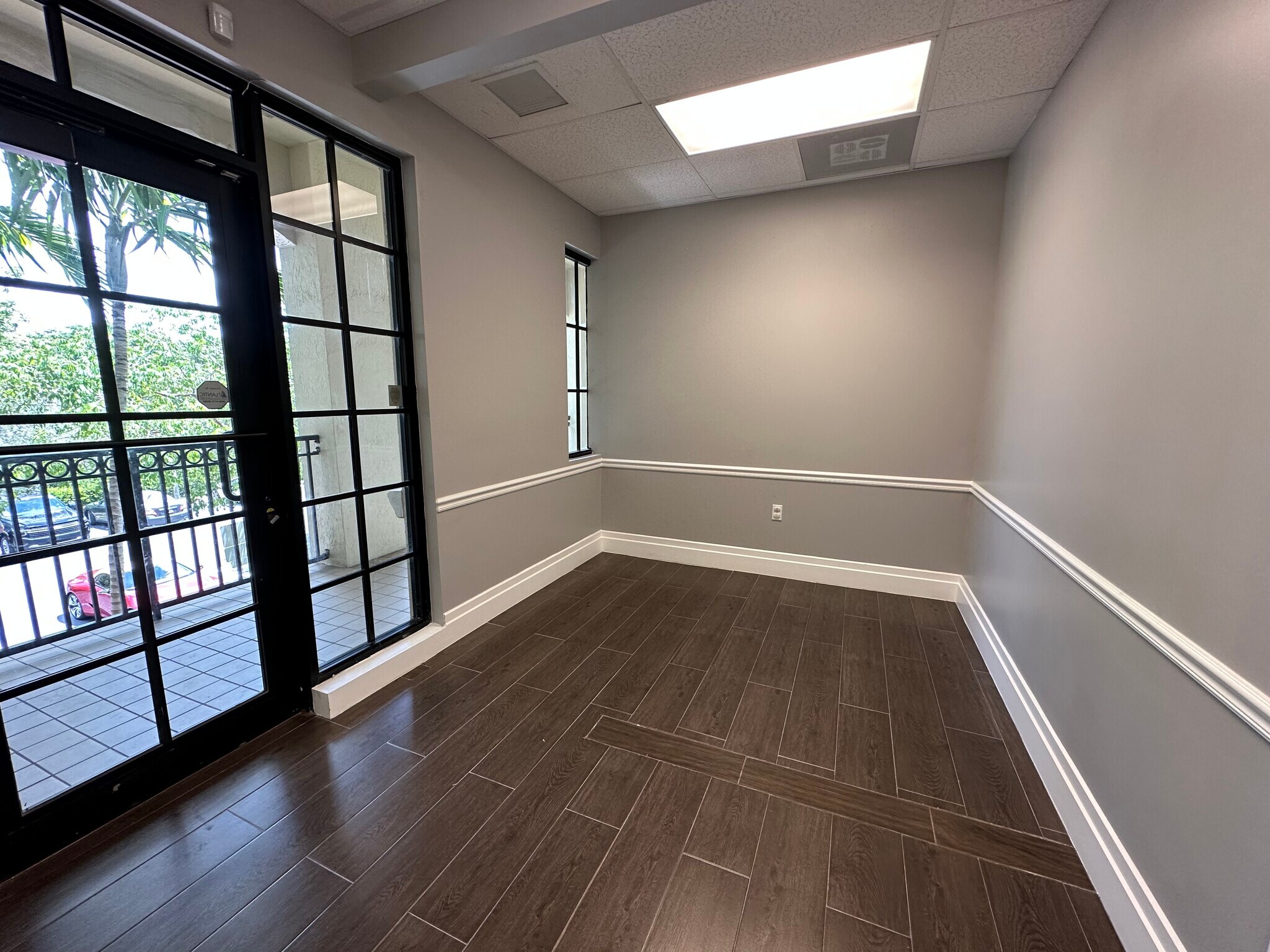 7451 Wiles Rd, Coral Springs, FL for lease Interior Photo- Image 1 of 14