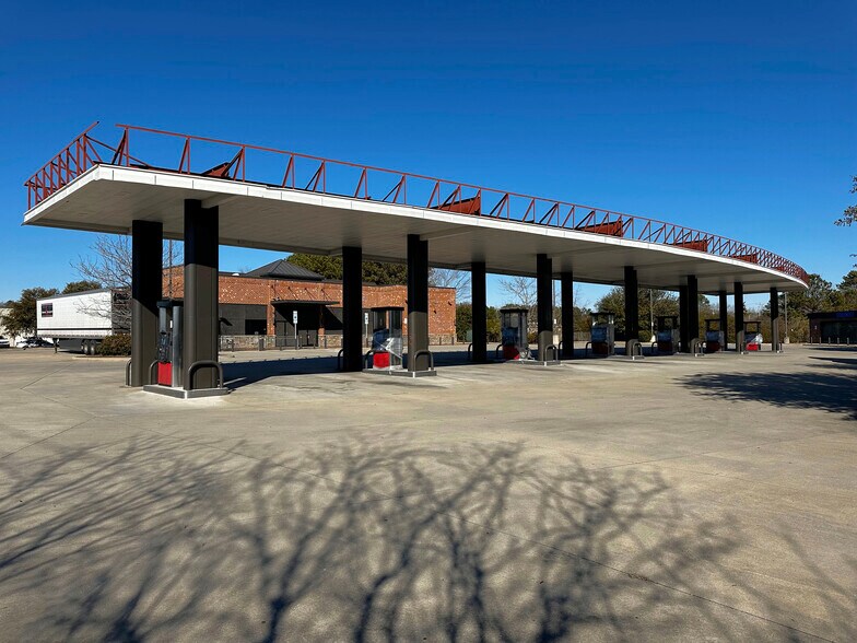 1690 Benvenue Rd, Rocky Mount, NC à vendre - Photo du bâtiment - Image 3 de 10