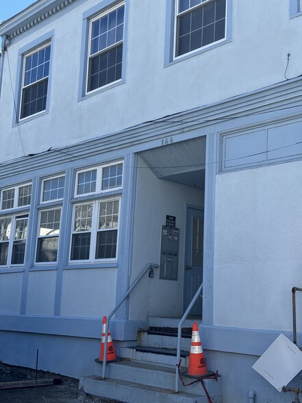 140 Valley St, Tarrytown, NY à louer - Photo du bâtiment - Image 1 de 14