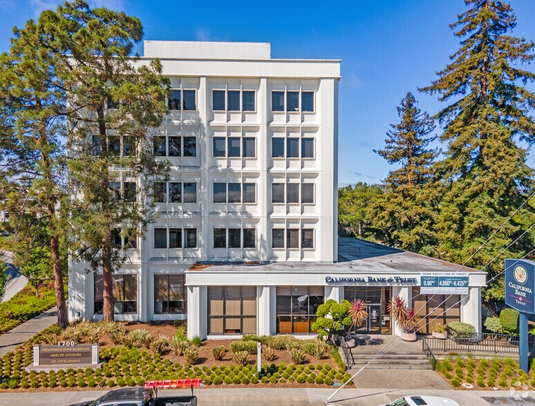 1700 S El Camino Real, San Mateo, CA à louer - Photo du bâtiment - Image 2 de 11