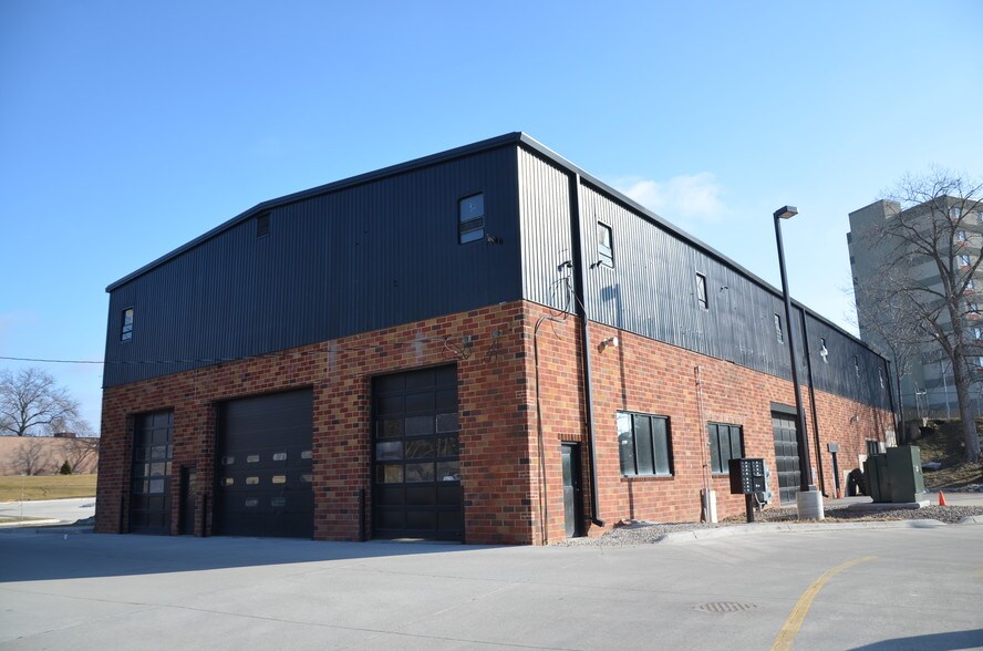 1251 Keosauqua Way, Des Moines, IA à vendre - Photo du bâtiment - Image 2 de 3