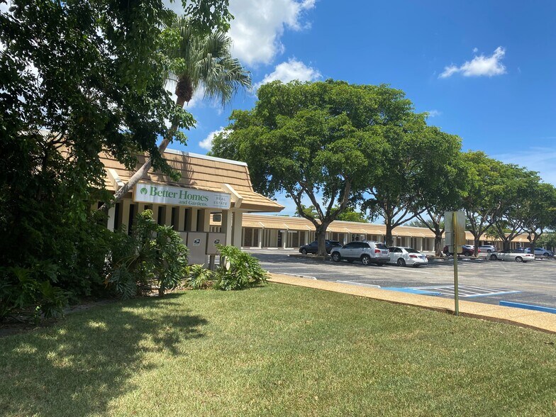 7421-7497 NW 4th St, Plantation, FL à louer - Photo du bâtiment - Image 3 de 9
